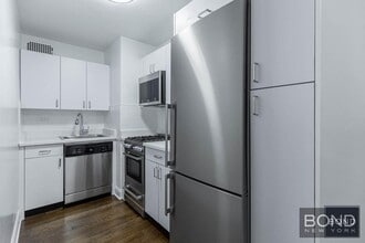 Building Photo - 957 Second Avenue