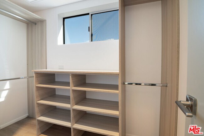 Building Photo - 4143 Madison Ave