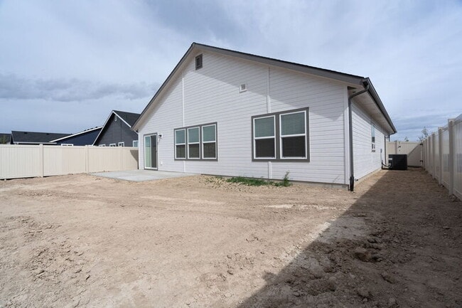 Building Photo - 10419 Rockaway Ridge St
