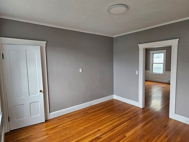Building Photo - 117 Merrifield St