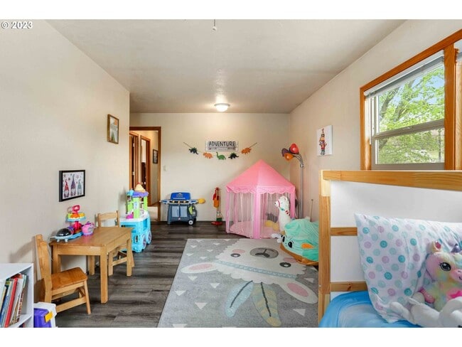 Building Photo - Great Home on 1/3 Acre