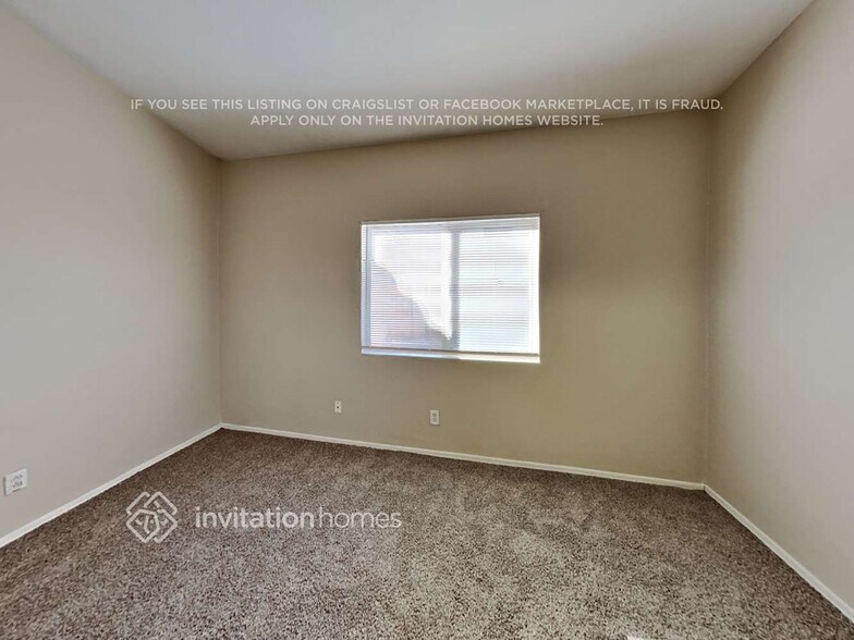 Building Photo - 2218 S 64th Ln