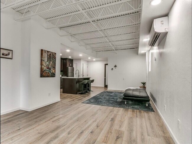 Building Photo - 931 NW 7th St