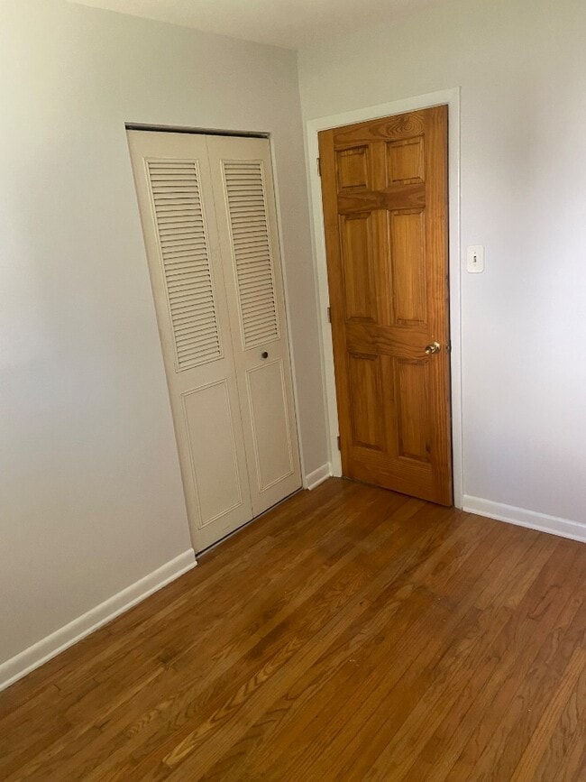 Building Photo - 253 Holly Ave