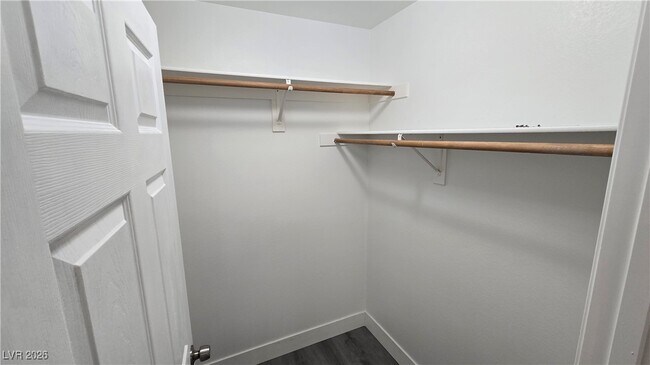 Building Photo - 5205 El Castano Ave