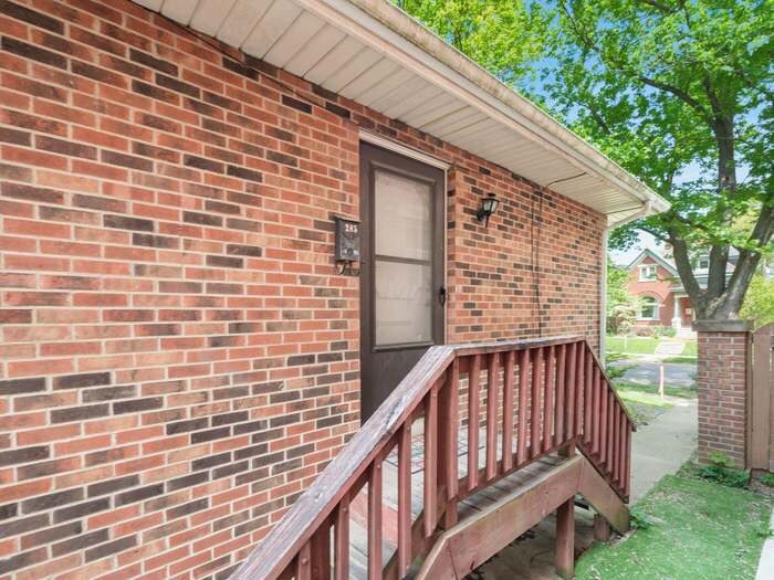 Building Photo - 285-287-287 E Deshler Ave