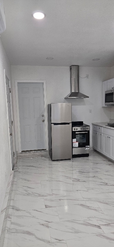 Building Photo - 3115 Belvedere Dr