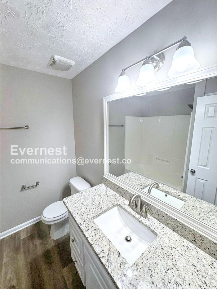 Building Photo - 20 Shenandoah Dr