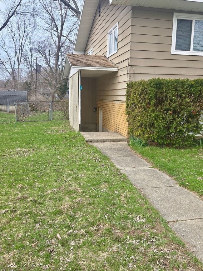 Building Photo - 8862 Kephart Ln