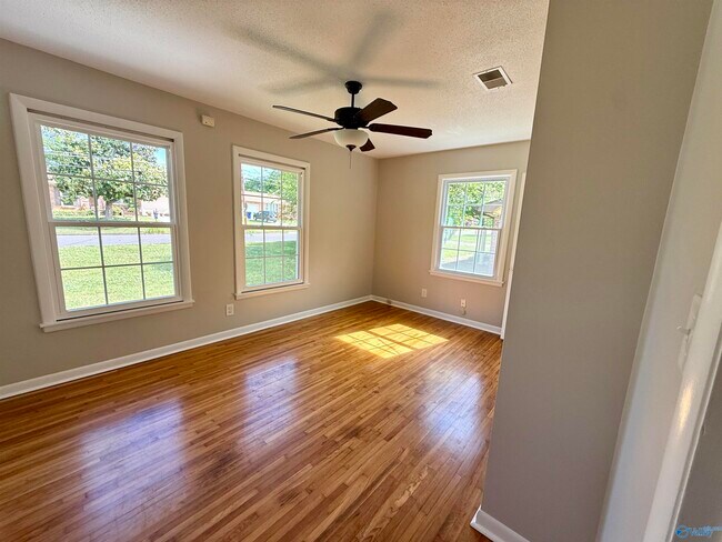 Building Photo - 12027 Chicamauga Trail SE