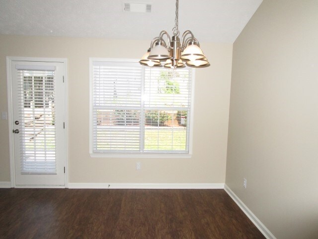 Building Photo - 305 Brannans Ct