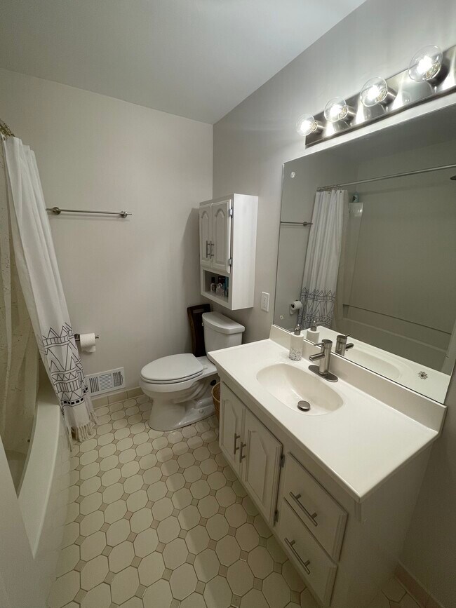 Upstairs full bath, recently renovated - 2591 Buffalo Rd