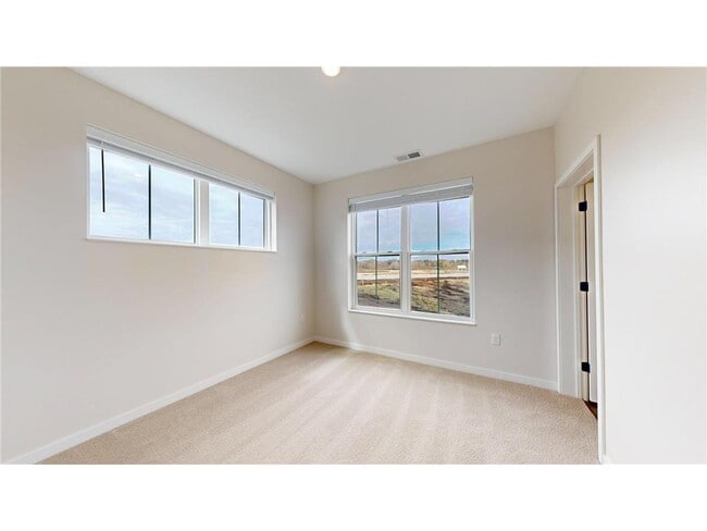 Building Photo - 1411 190th Ave NE