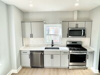 Building Photo - 38 Oneida St