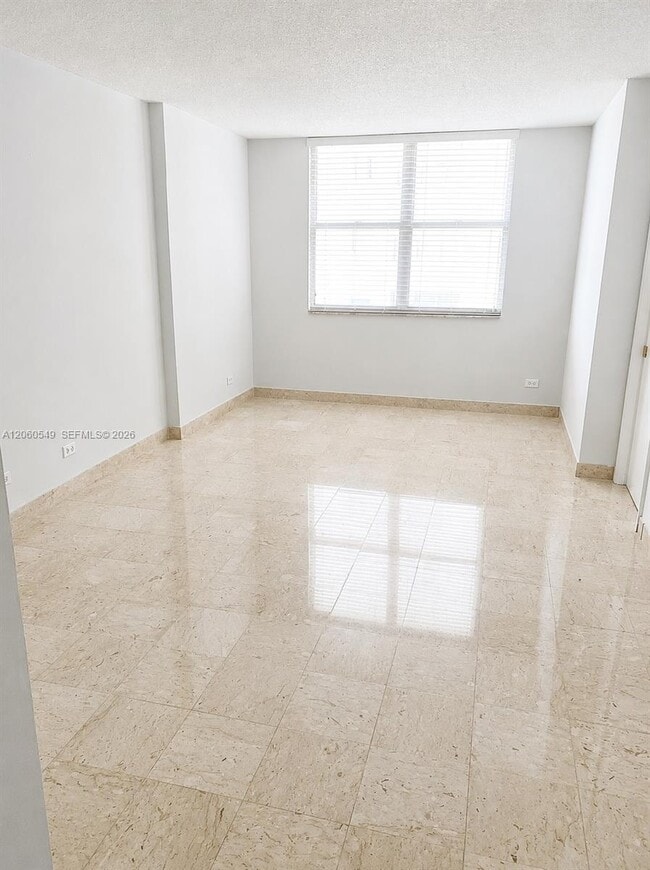 Building Photo - 6039 Collins Ave