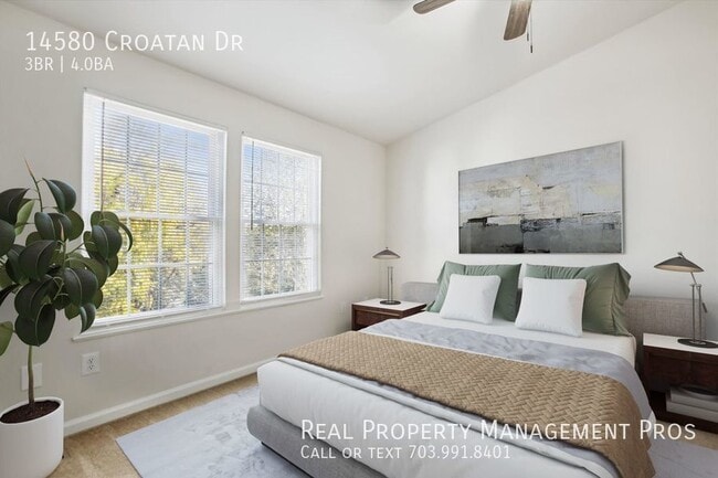 Building Photo - Terrific 3 Level End Unit Townhome For Ren...