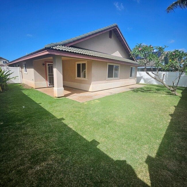 Building Photo - 3-2 bedroom home in the legend Maui Lani