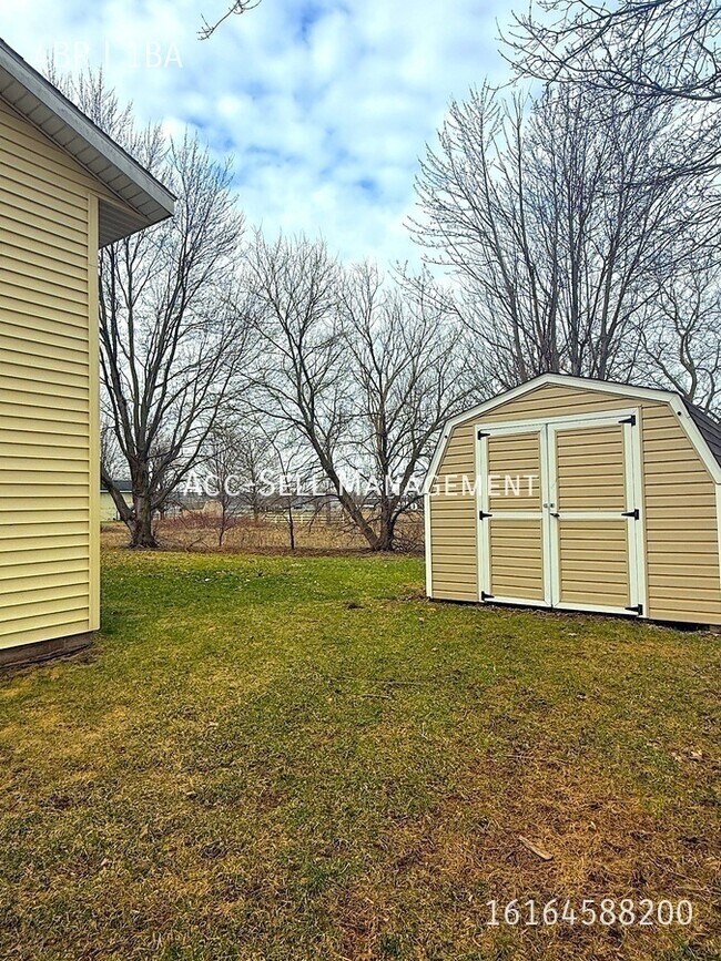 Building Photo - 5231 Rich-