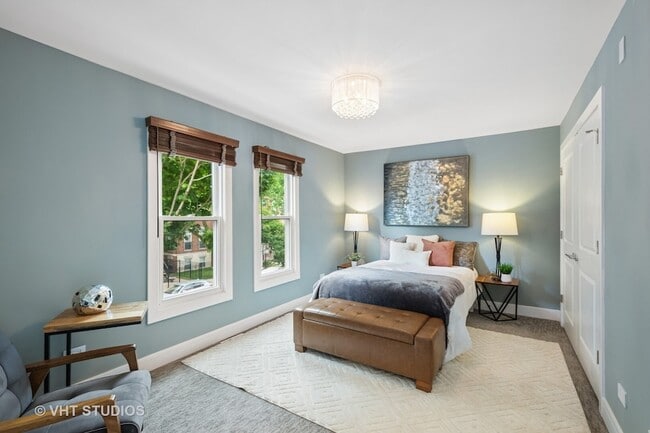 Building Photo - 3125 S Giles Ave