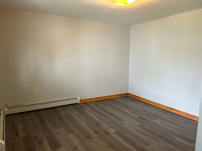 Building Photo - 239 N Main St