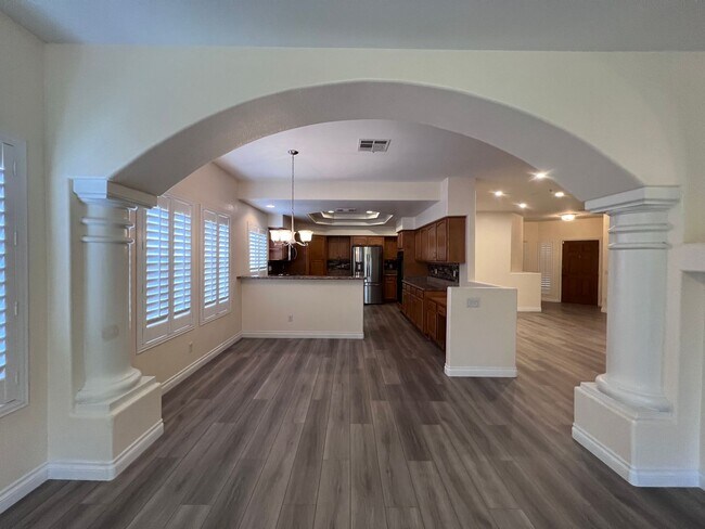 Building Photo - 678 Kentons Run Ave