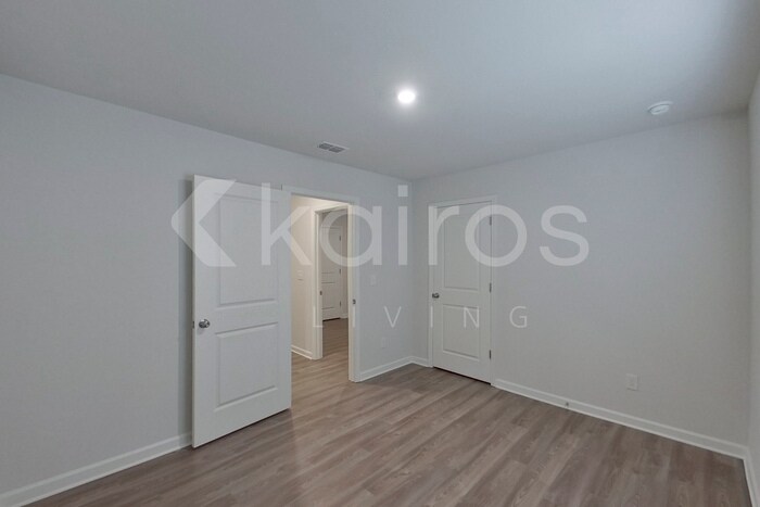Building Photo - 528 Ivy Brook Way
