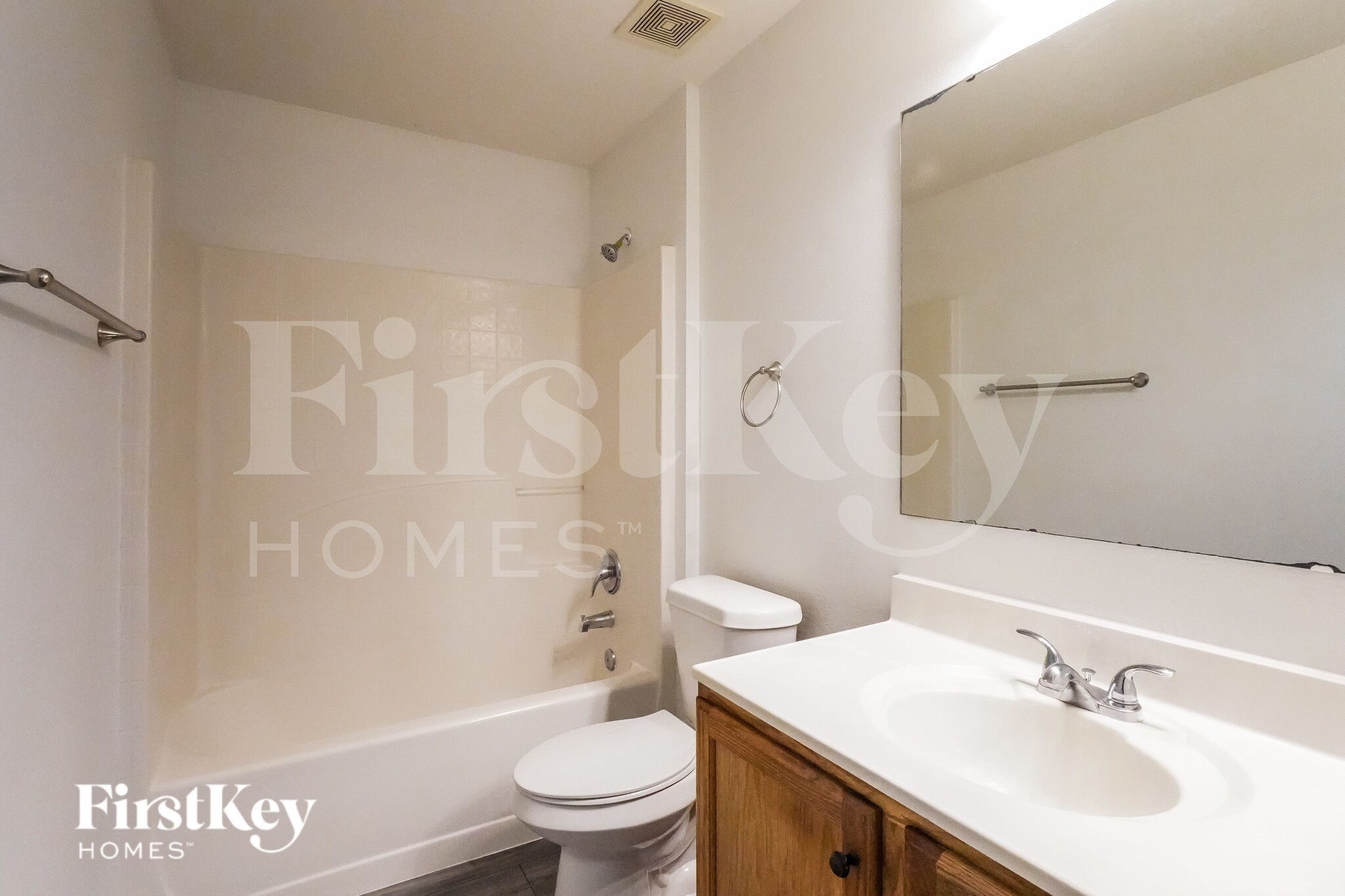 Building Photo - 1019 Susan Dr