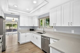 Building Photo - 28147 Queensbridge Rd