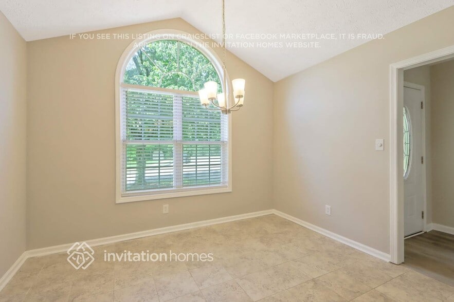 Building Photo - 370 Telford Dr