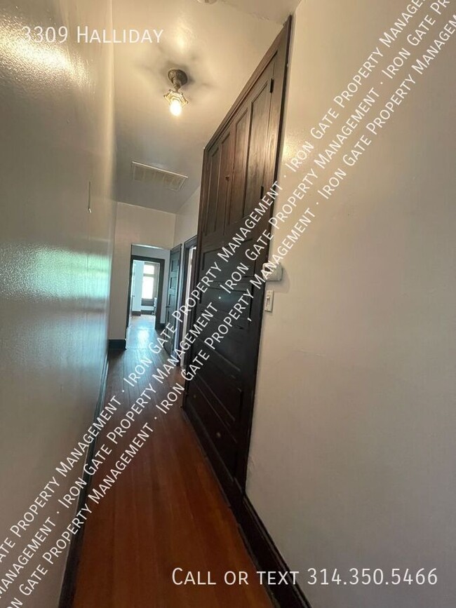 Building Photo - 3309 Halliday-