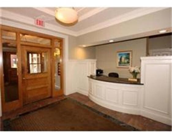 Primary Photo - 411 Marlborough St