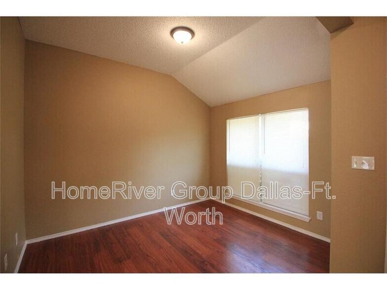 Building Photo - 442 Kimmel Dr