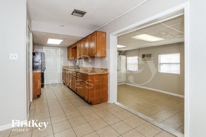 Building Photo - 705 Vincent Dr