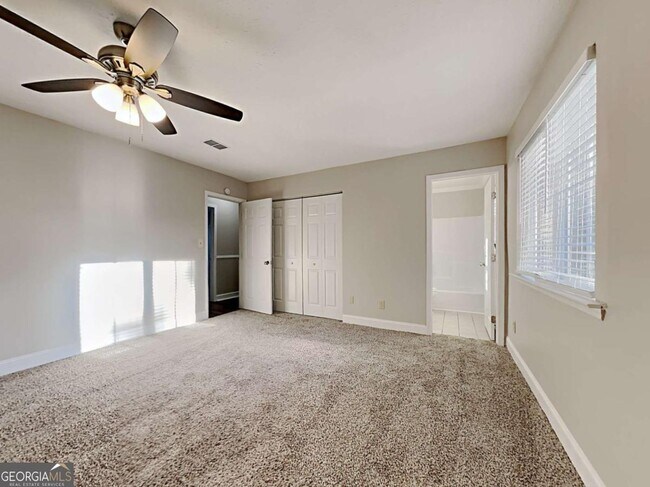 Building Photo - 968 Country Oaks Ct