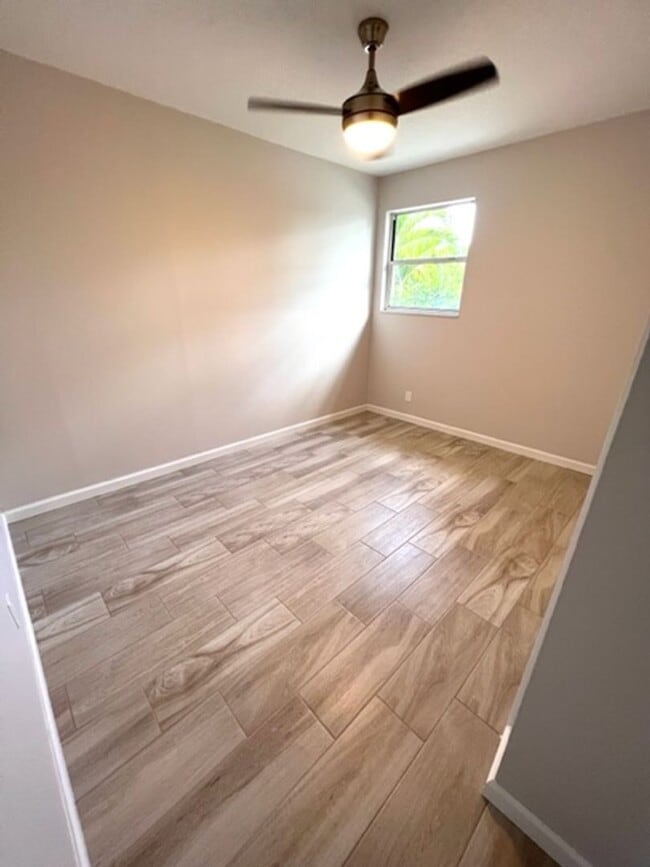 Building Photo - Location Annual Single Fam Rental Pets ok