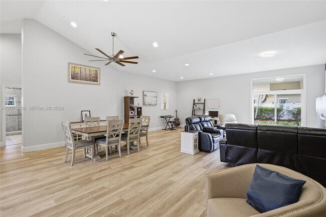 Building Photo - 1190 Balboa Ct