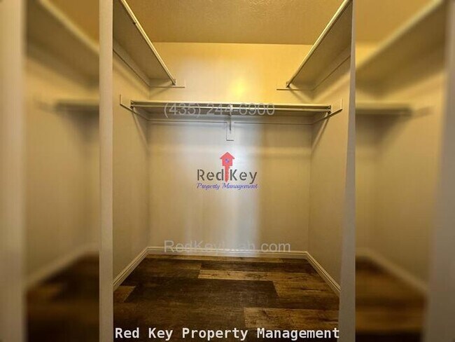 Building Photo - 550 E Single Family Home