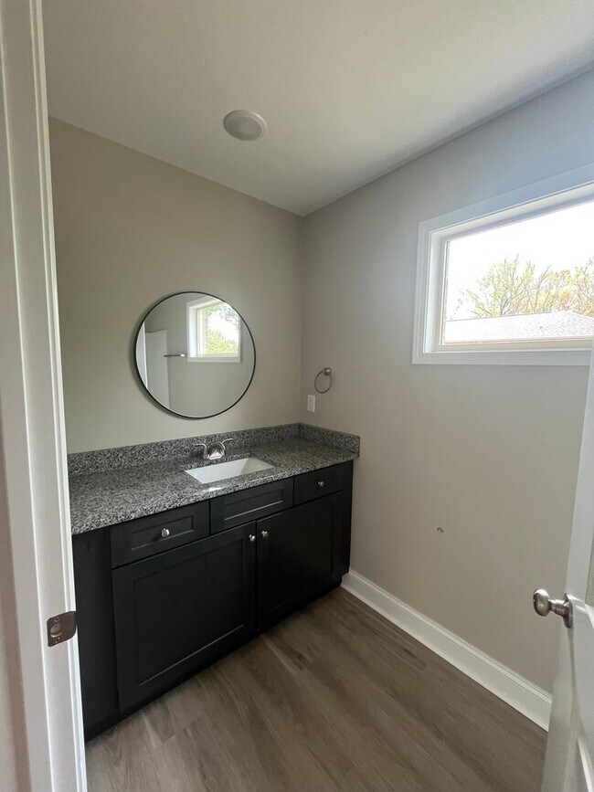 Building Photo - 815/817 Ellis St