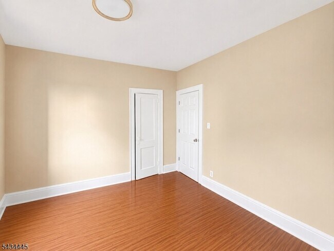Building Photo - 137 Hammond Ave