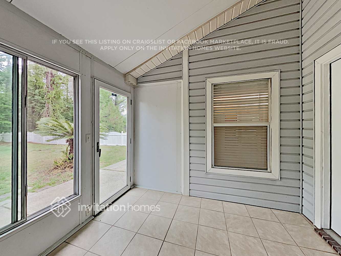 Building Photo - 10769 Las Colinas Way