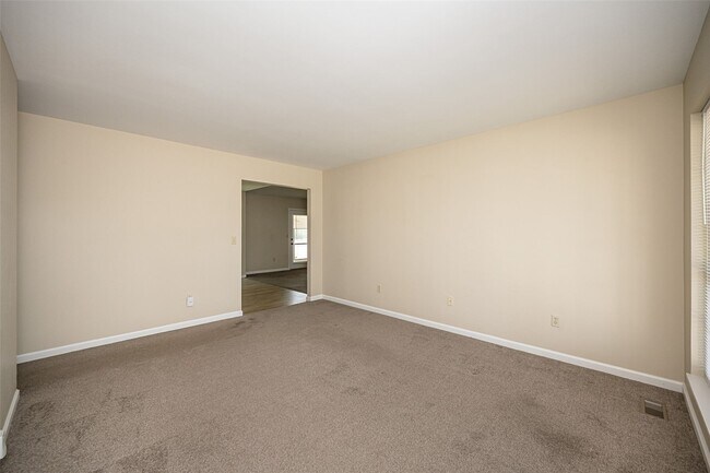 Building Photo - 2941 Park Valley Dr