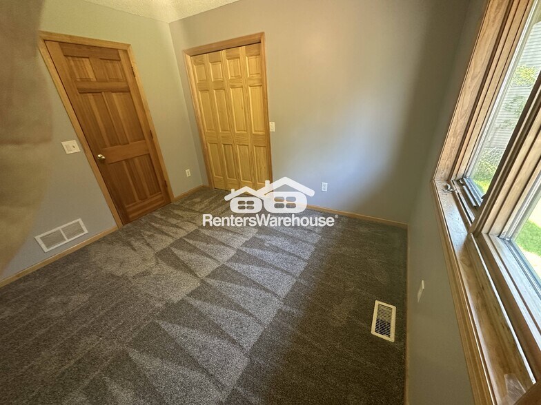 Building Photo - 180 Luisa Ct
