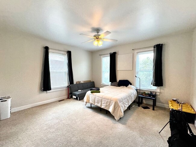 Building Photo - Charming 3 Bed/2 Full Bath in Columbia Tus...