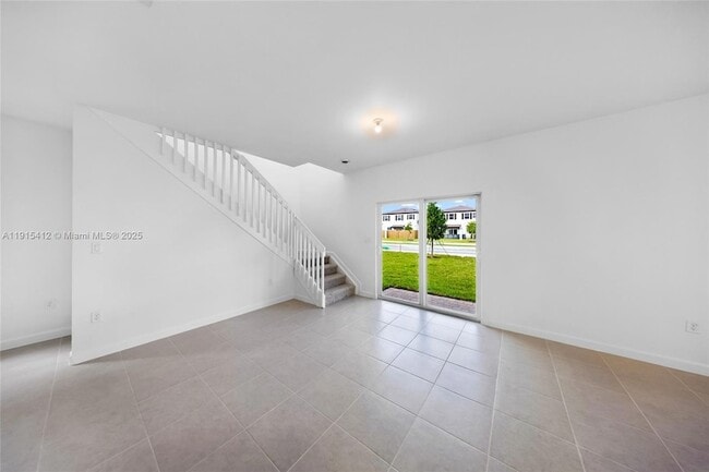 Building Photo - 2448 SE 27th Terrace