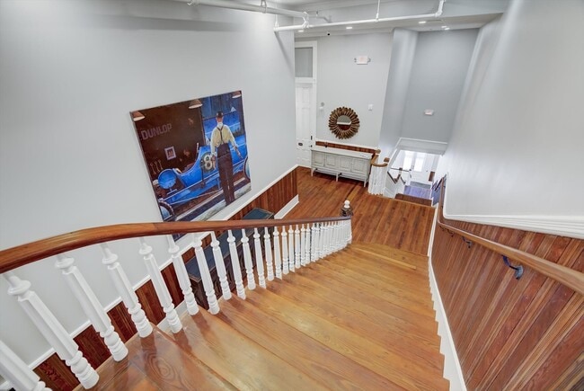 Building Photo - 2206 The Strand