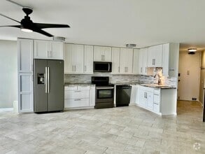 Building Photo - Lele Pono 2 Bdrm., 2 bath, 2 Cov'd Parking...