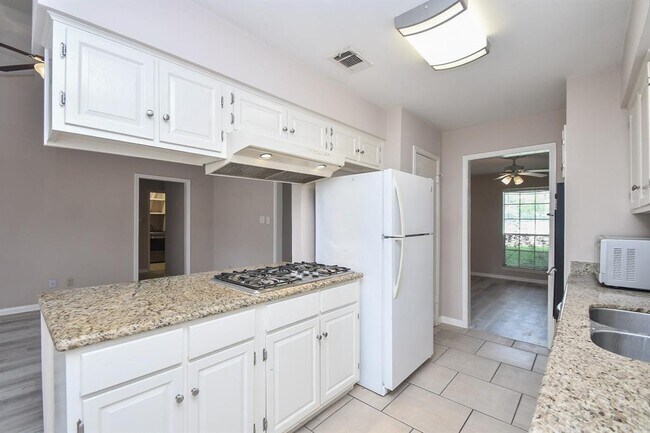 Building Photo - 12939 Westmere Dr