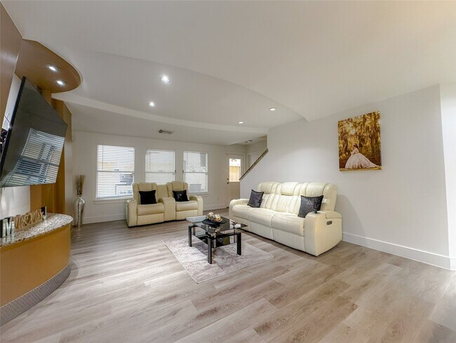 Building Photo - 18323 River Sage Dr