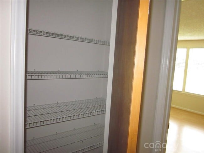 Building Photo - 11411 Misty Valley Ct