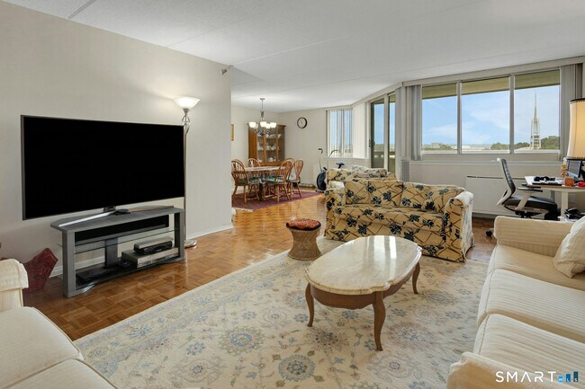 Building Photo - 143 Hoyt St